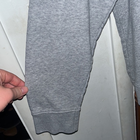 Grey Men’s St. John’s Bay Crewneck Sweatshirt - Picture 4 of 5